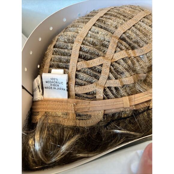 New Eva Gabor Belle Layered Curl Comfort Cap Wig, Buttered Toast - Picture 2 of 5